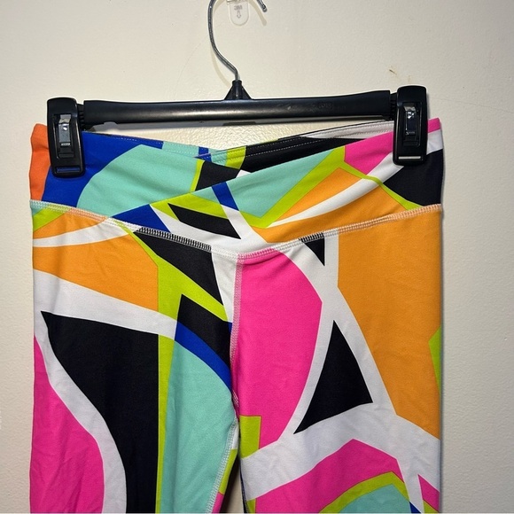 Fabletics WINN Colorful Popsicle Print Mid Rise Capri Size XXS - Picture 2 of 10